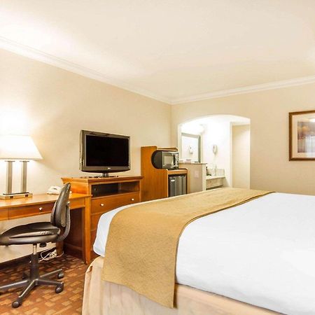 Quality Inn Sacramento Esterno foto
