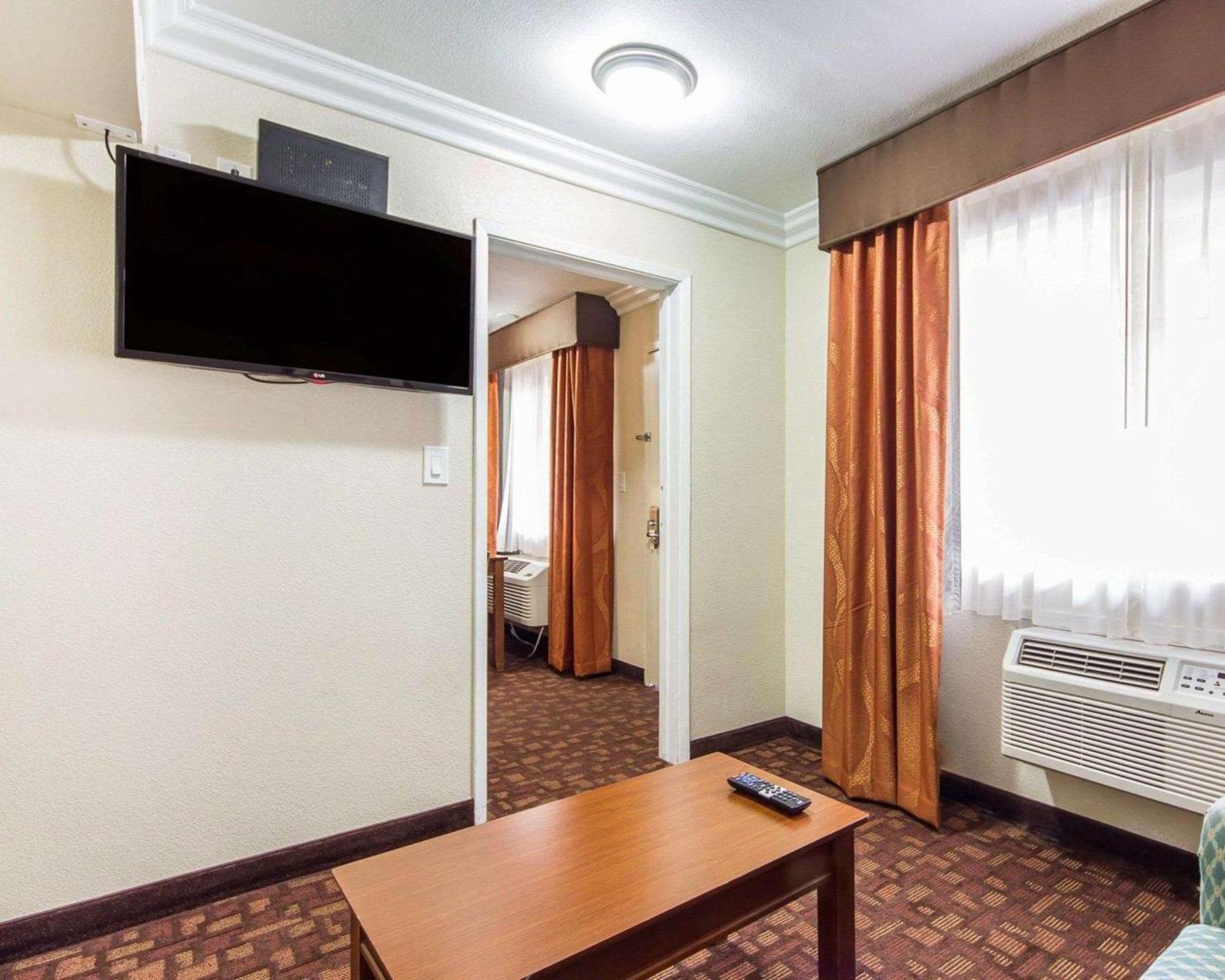 Quality Inn Sacramento Esterno foto